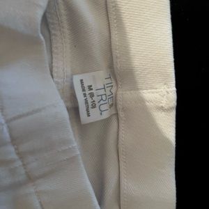 Skinny / Slim white Jeans (M) 8-10
